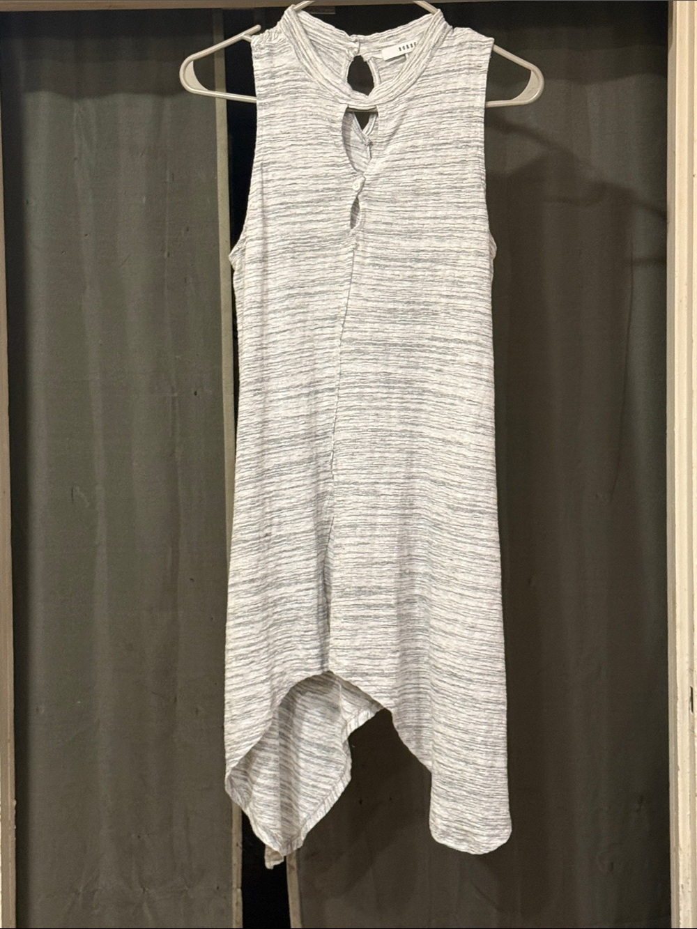 Ro & De Sleeveless Light Gray Marled Keyhole Tunic